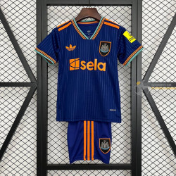 Camiseta y Pantalón Fútbol...