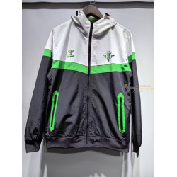 Cortavientos con Capucha...